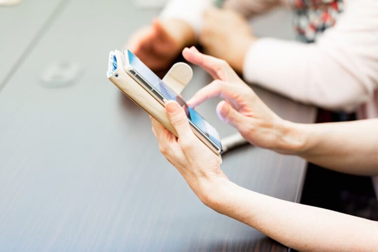 WhatsAppが乗っ取られたときの正しい対処法を専門家が解説 | サイバー